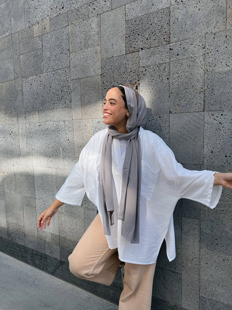 Notched neck shirt - White