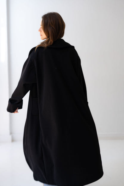 All Eyes Here Coat - Black